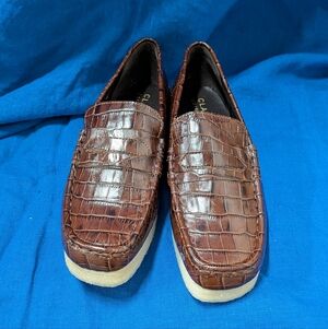 Clarks  Wallabee Croc Embossed Loafer (Women) Clarks® Brown Loafers. NEW.